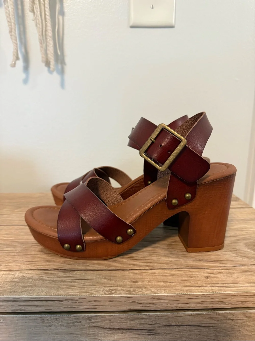 Cushionaire Classic Brown Platform Sandals with Ankle Strap